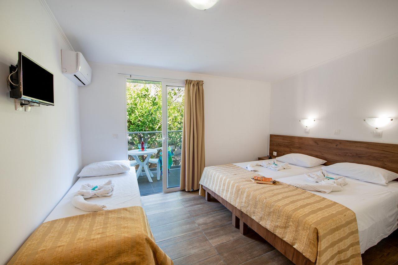 Ilyssion Hotel ラルドス エクステリア 写真