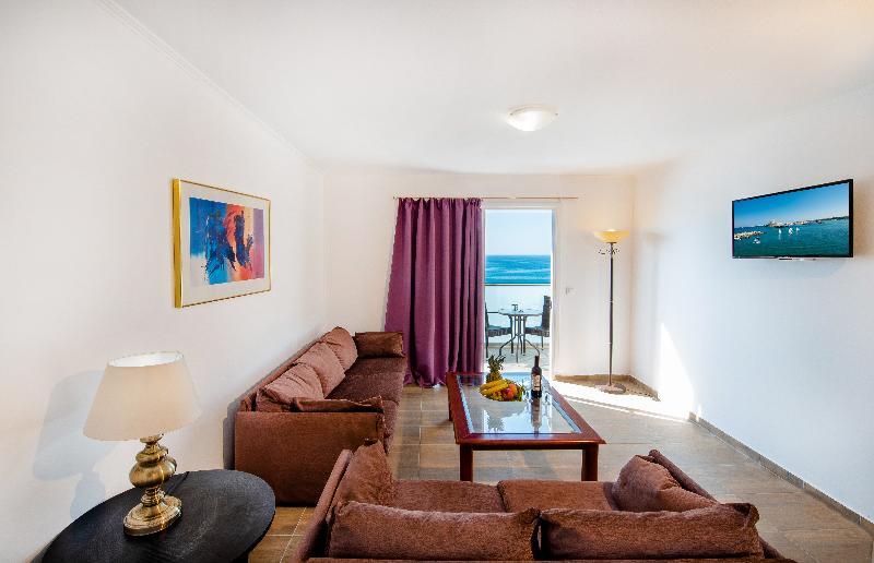 Ilyssion Hotel ラルドス エクステリア 写真